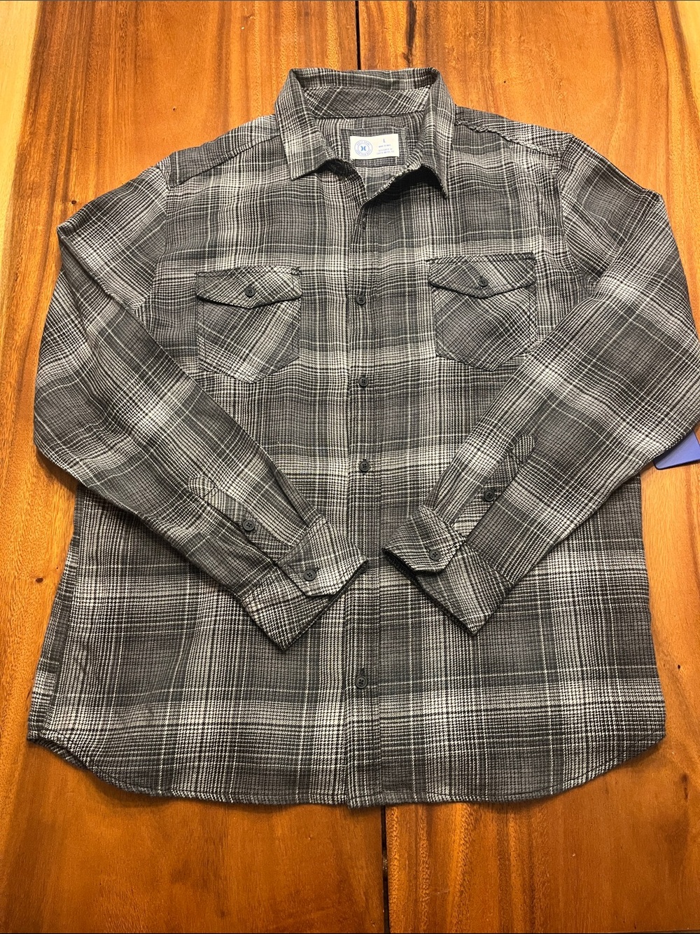 NWT Hurley Men's Grey Plaid Long-Sleeve Button-Up Shirt